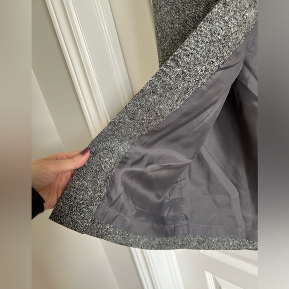 Dana Buchman Wool and Cashmere Grey Skirt - Size 8 (fits like a small) - Picture 4 of 7